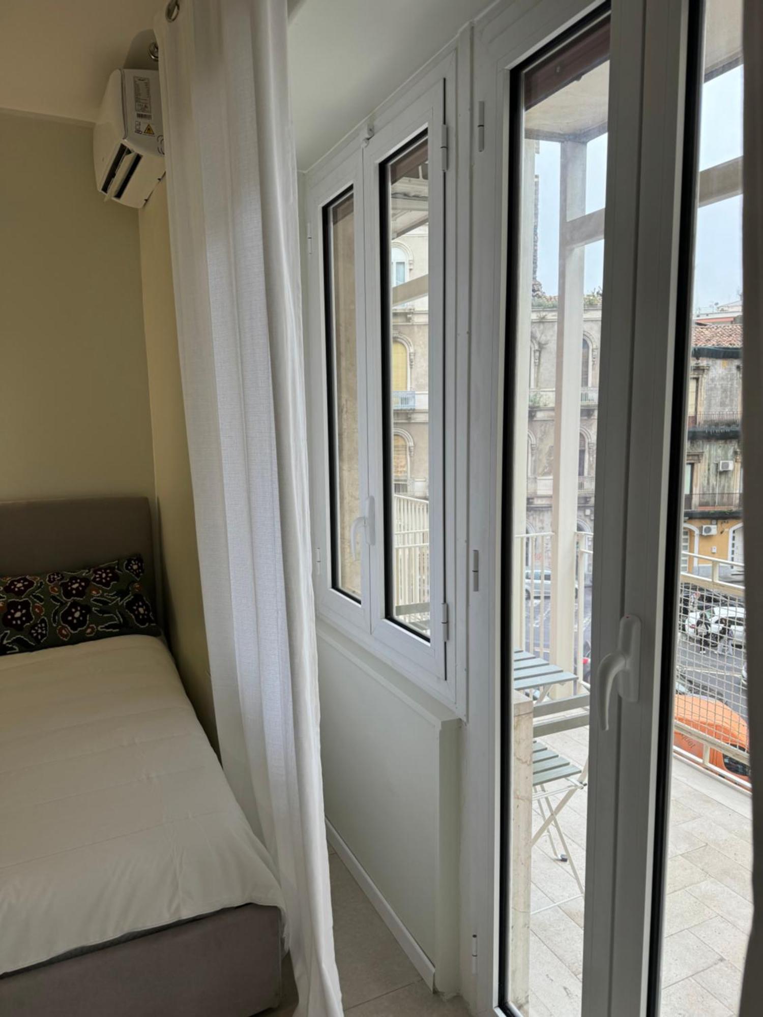 Dimora Dei Vespri 1 Hotel Catania Bagian luar foto